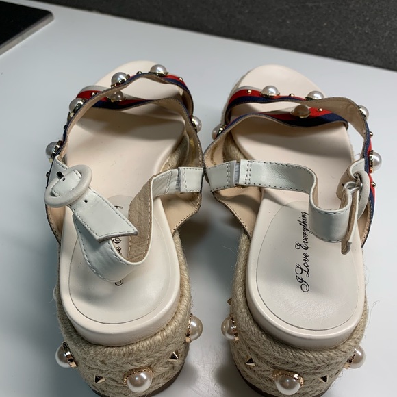 Fashion sandals! Mint condition never worn! - Picture 3 of 5